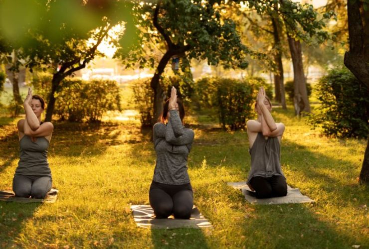 فواید شگفت آور یوگا در طبیعت ، 4 فایده مهم که نمی دانید!